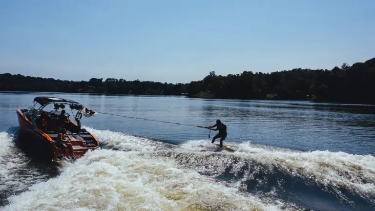 Under Florida Law, What Must Be Onboard a Boat While Towing a Water-Skier